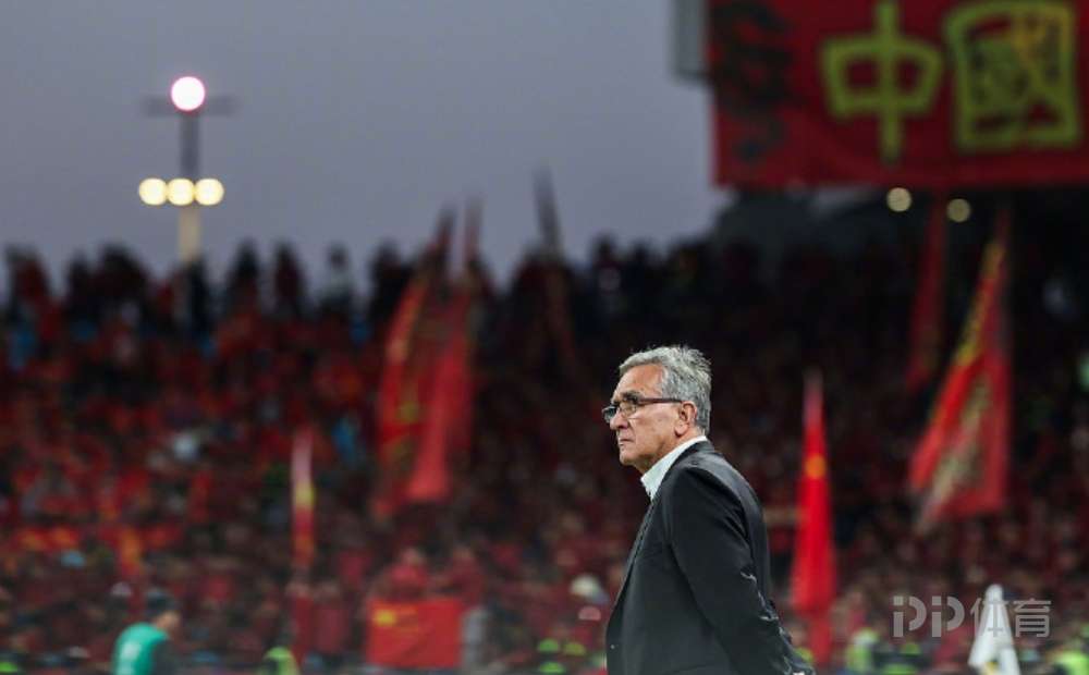 德利赫特揭,曼联欧冠传,定位球竟成,好博体育官网,好博体育平台,好博体育链接,好博体育官方