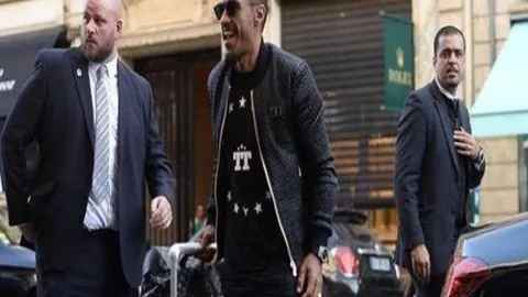 欧洲之巅对决：法甲豪强激战英超劲旅，火花四溅！